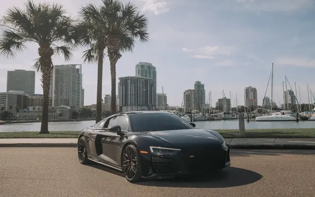 Audi R8 V10